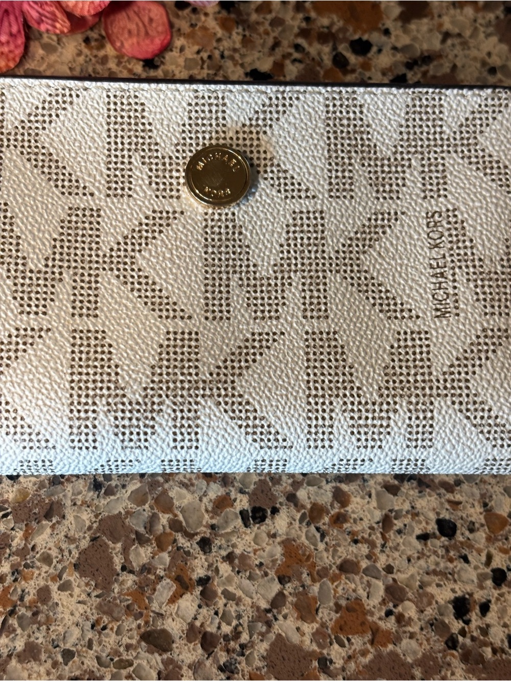 Michael Kors White Logo Zip-Around Wristlet - Picture 4 of 10